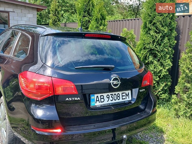Универсал Opel Astra 2010 в Виннице