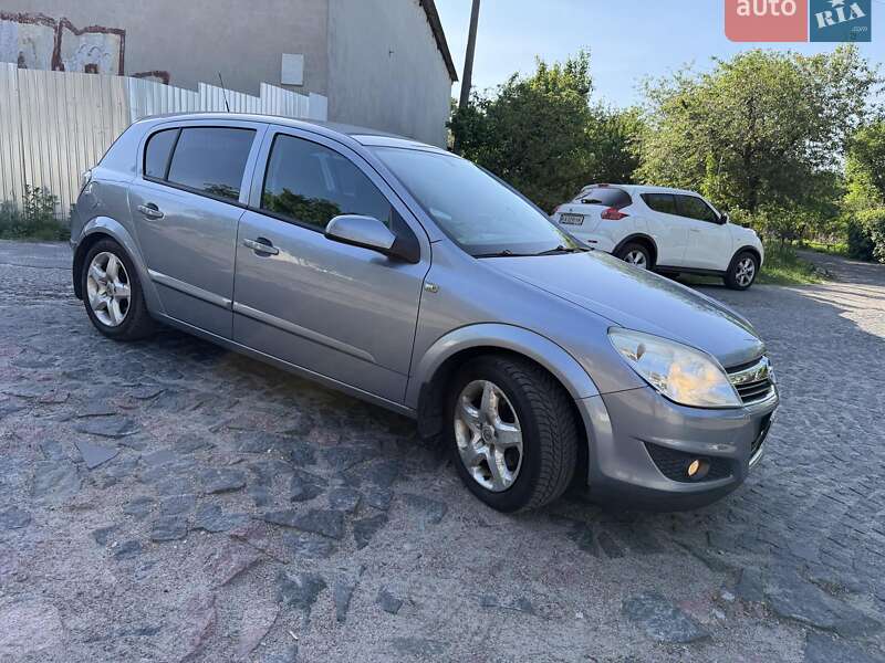 Хэтчбек Opel Astra 2007 в Киеве