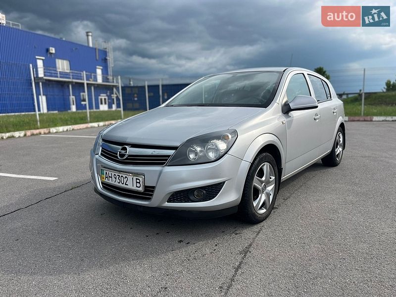 Opel Astra 2012