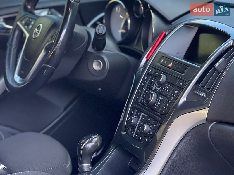 Універсал Opel Astra 2013 в Івано-Франківську