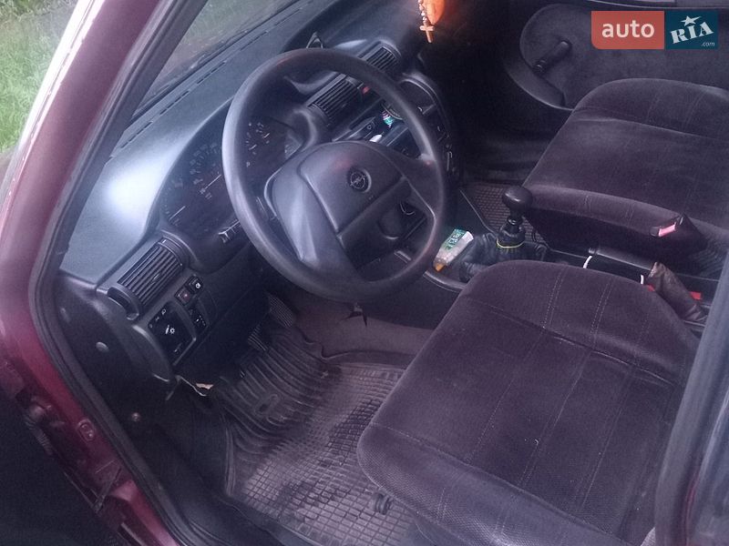 Хэтчбек Opel Astra 1993 в Бердичеве