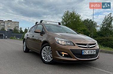 Хетчбек Opel Astra 2015 в Дрогобичі