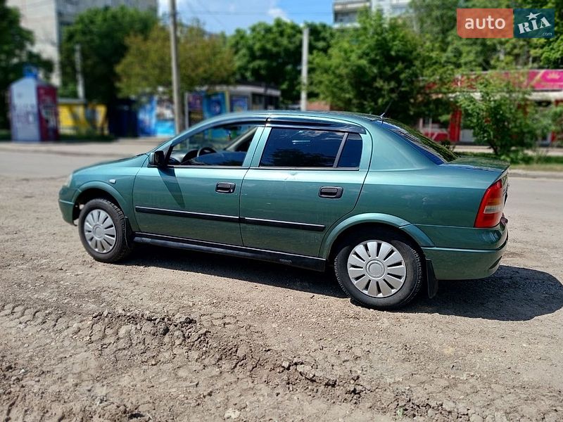 Седан Opel Astra 2006 в Харькове