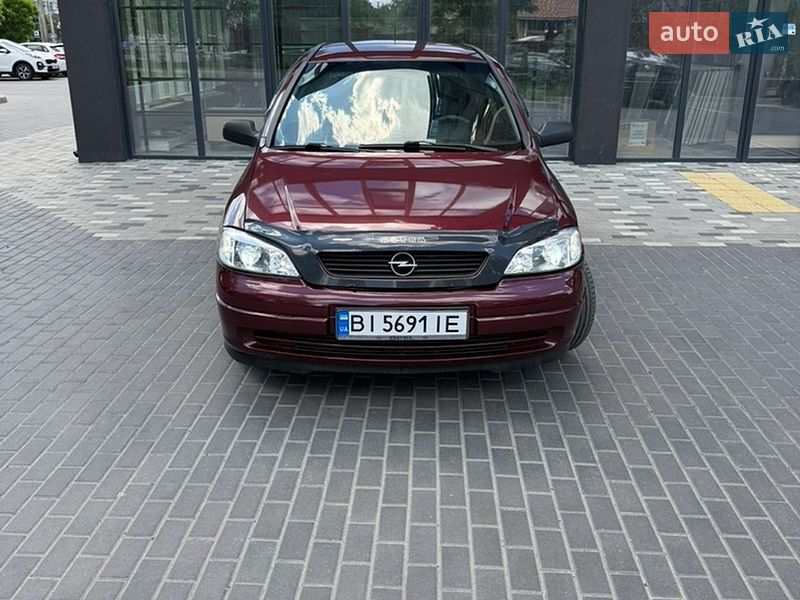 Седан Opel Astra 2006 в Полтаве