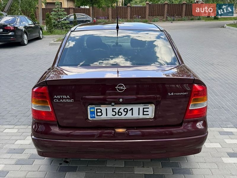 Седан Opel Astra 2006 в Полтаве