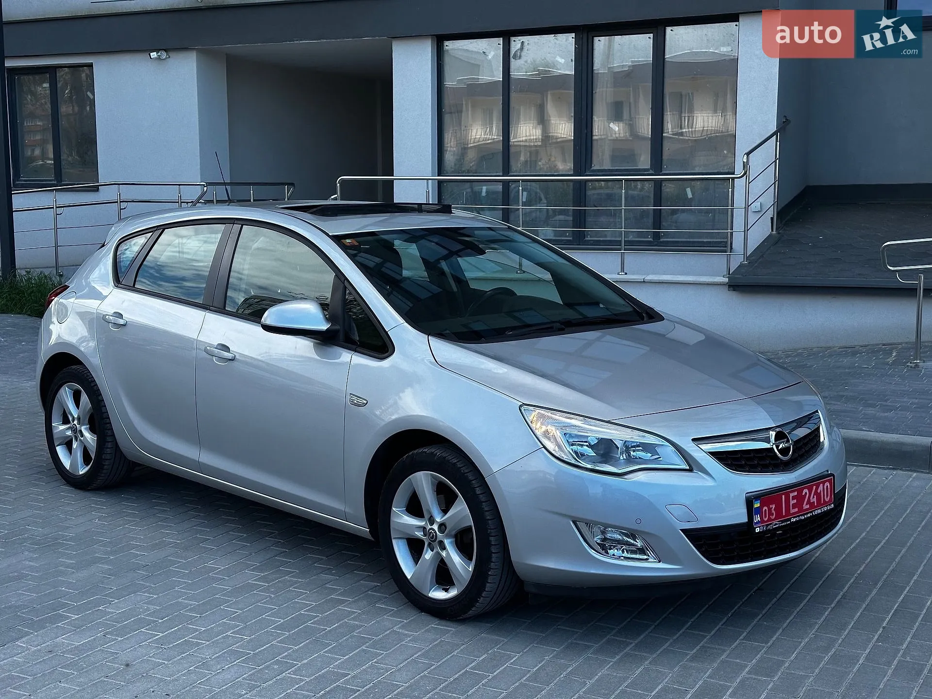 2012 Opel Astra - фото 1