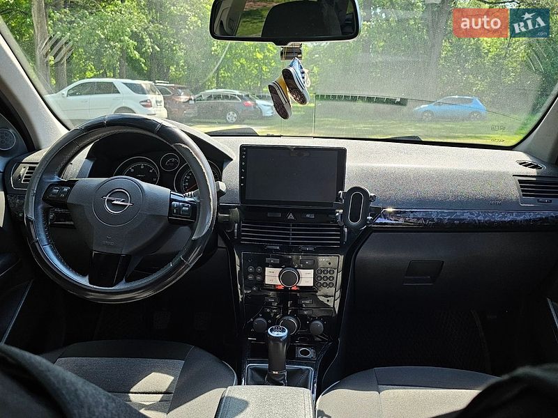 Універсал Opel Astra 2010 в Києві