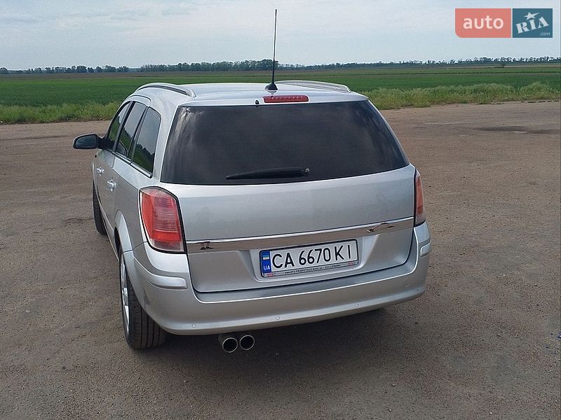 Универсал Opel Astra 2006 в Христиновке