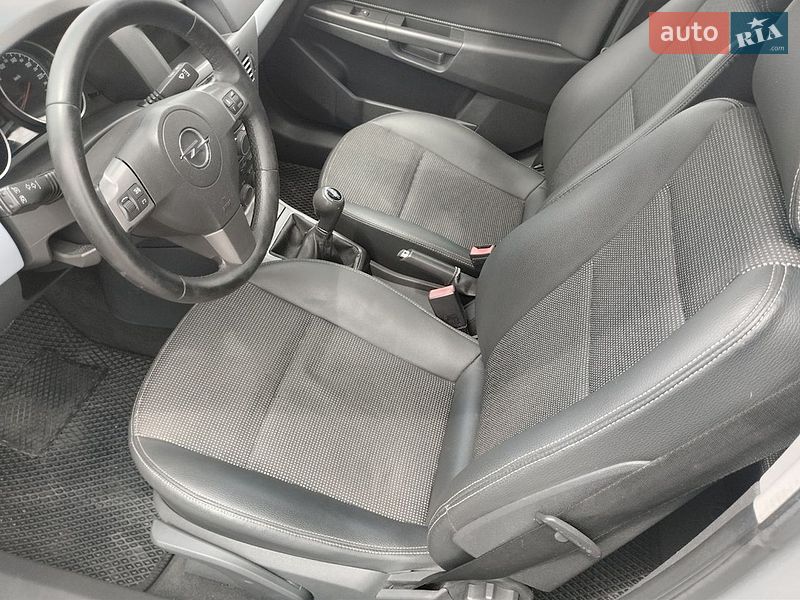 Универсал Opel Astra 2006 в Христиновке