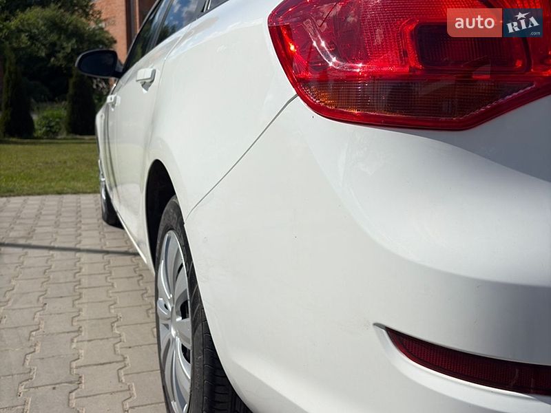 Универсал Opel Astra 2011 в Оброшином