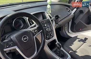 Универсал Opel Astra 2011 в Оброшином