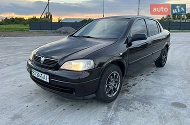 Седан Opel Astra 2006 в Новом Буге