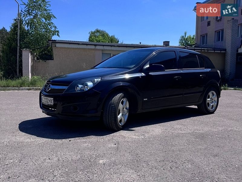 Хэтчбек Opel Astra 2007 в Луцке