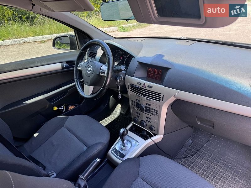 Хэтчбек Opel Astra 2007 в Луцке