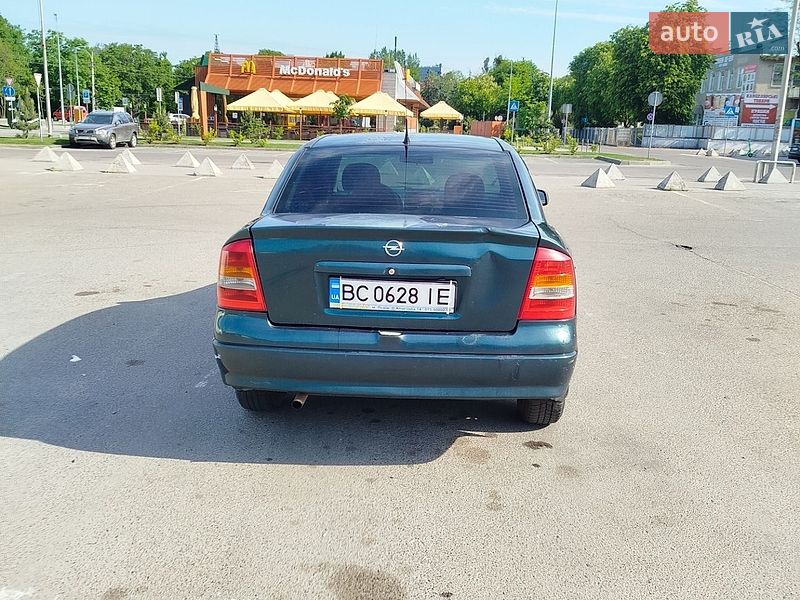 Седан Opel Astra 2005 в Львове