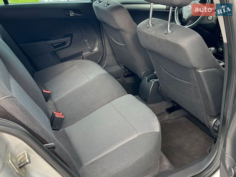 Универсал Opel Astra 2010 в Запорожье