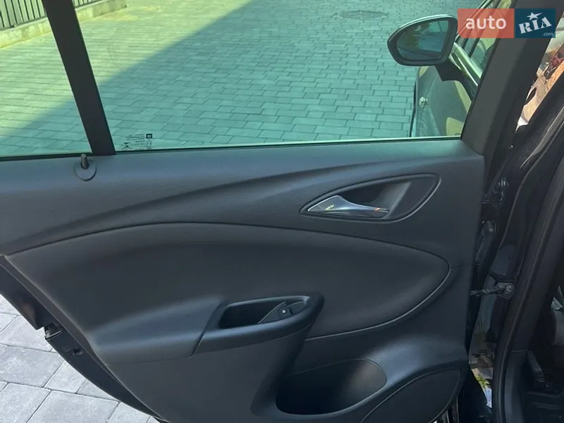 Opel Astra 2018 VIN W0VBE8EF4K8019201 фото оголошення 17 з 50