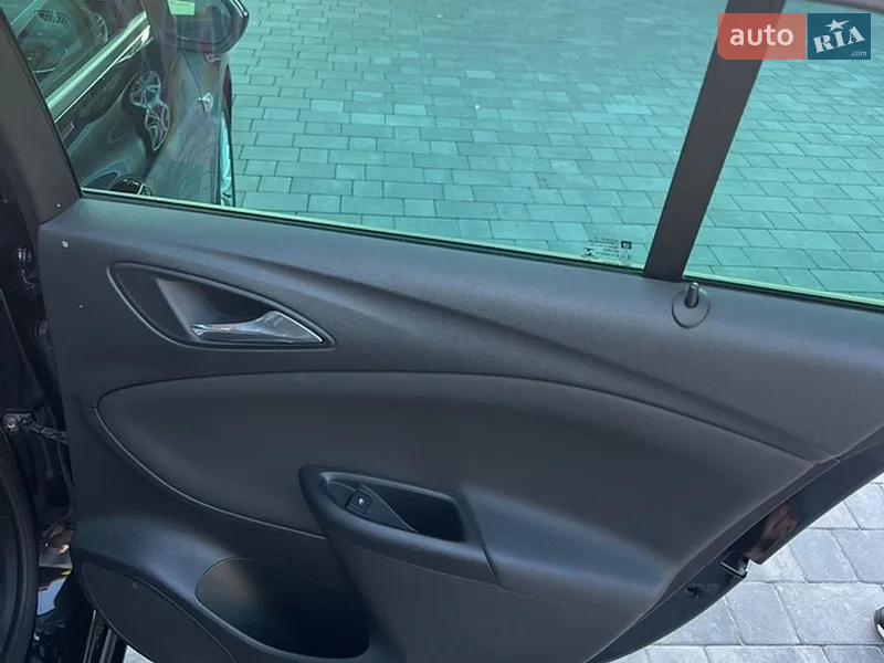 Opel Astra 2018 VIN W0VBE8EF4K8019201 фото оголошення 21 з 50