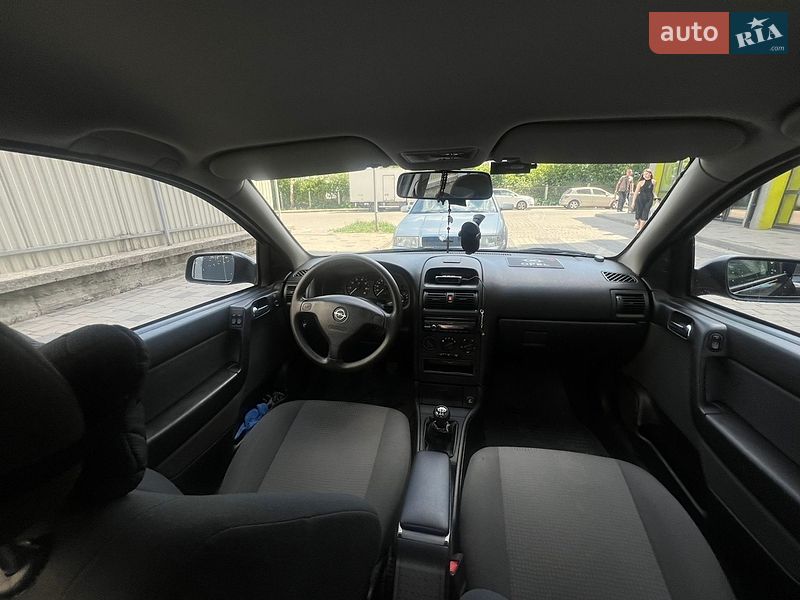 Седан Opel Astra 2008 в Ивано-Франковске