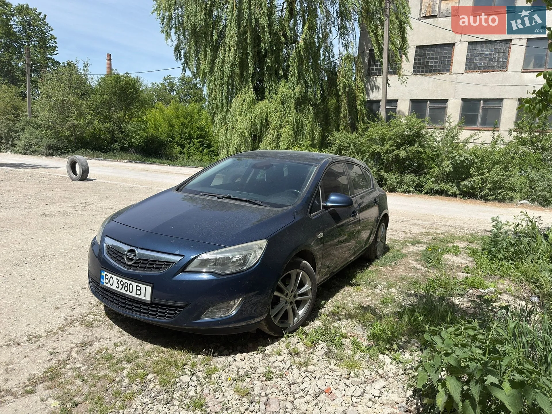 2011 Opel Astra - фото 1