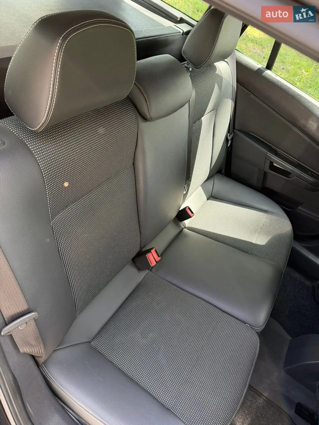 2010 Opel Astra - мініатюра 48