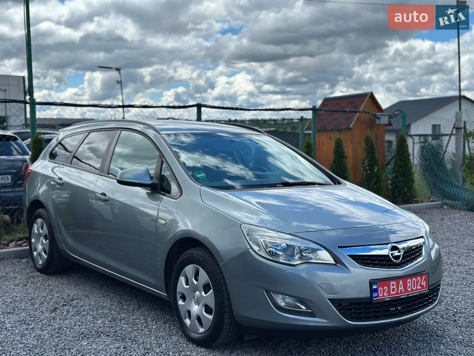 2011 Opel Astra - фото 1