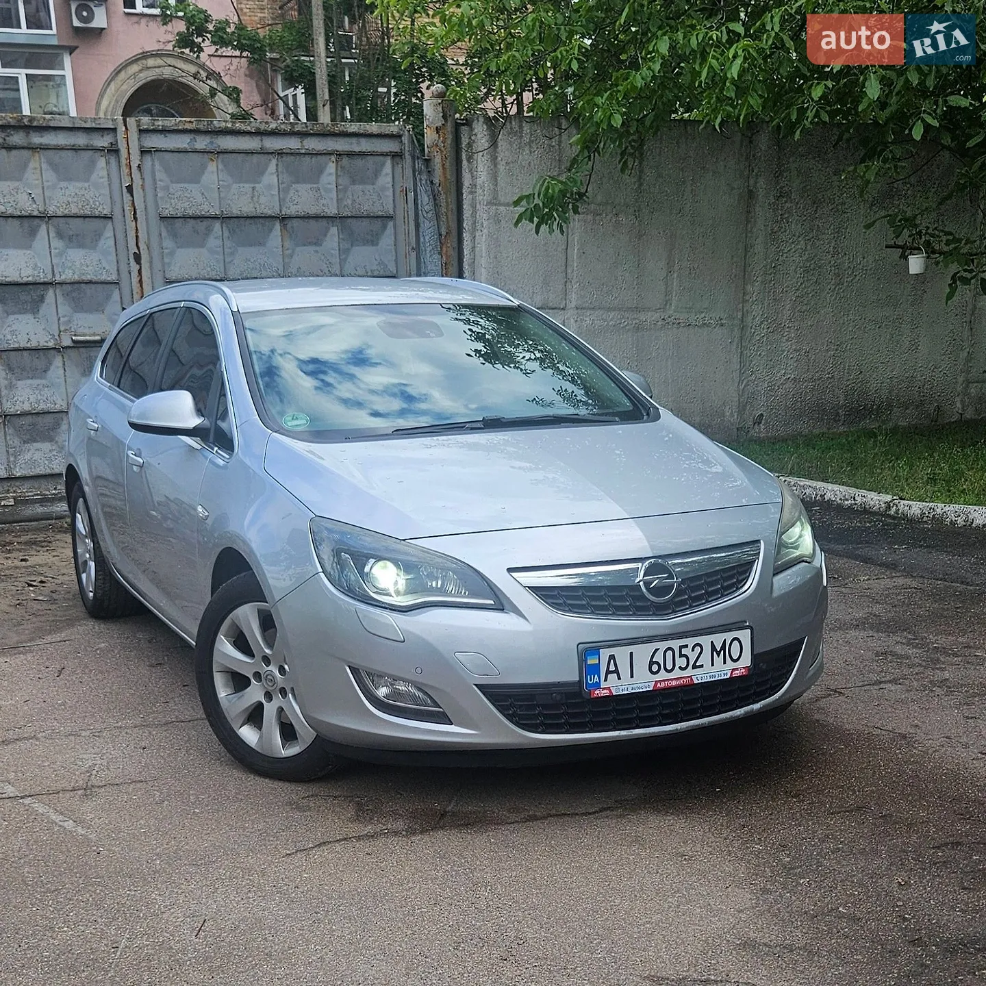 2011 Opel Astra - фото 1