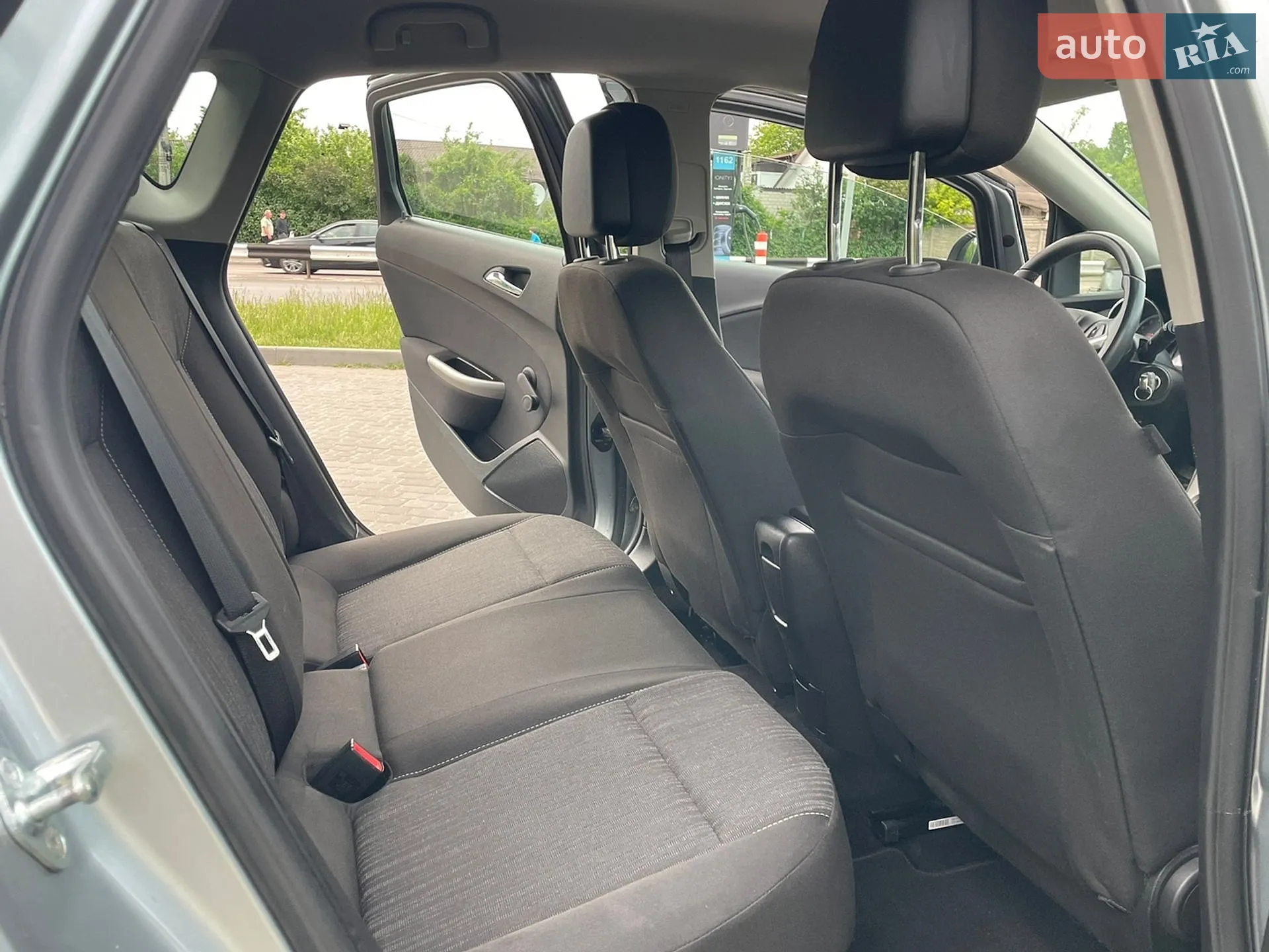 2010 Opel Astra - мініатюра 72