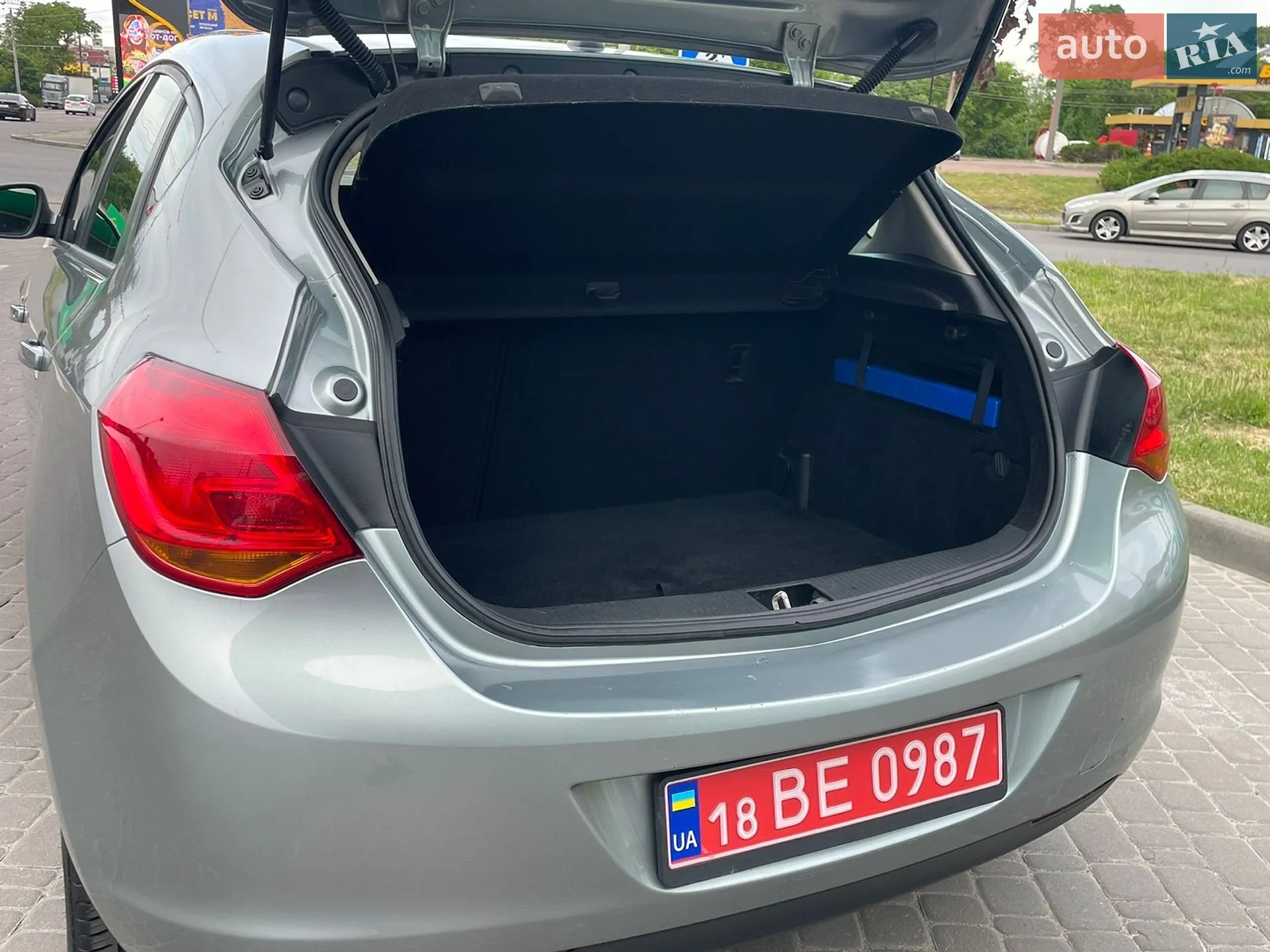 2010 Opel Astra - мініатюра 76
