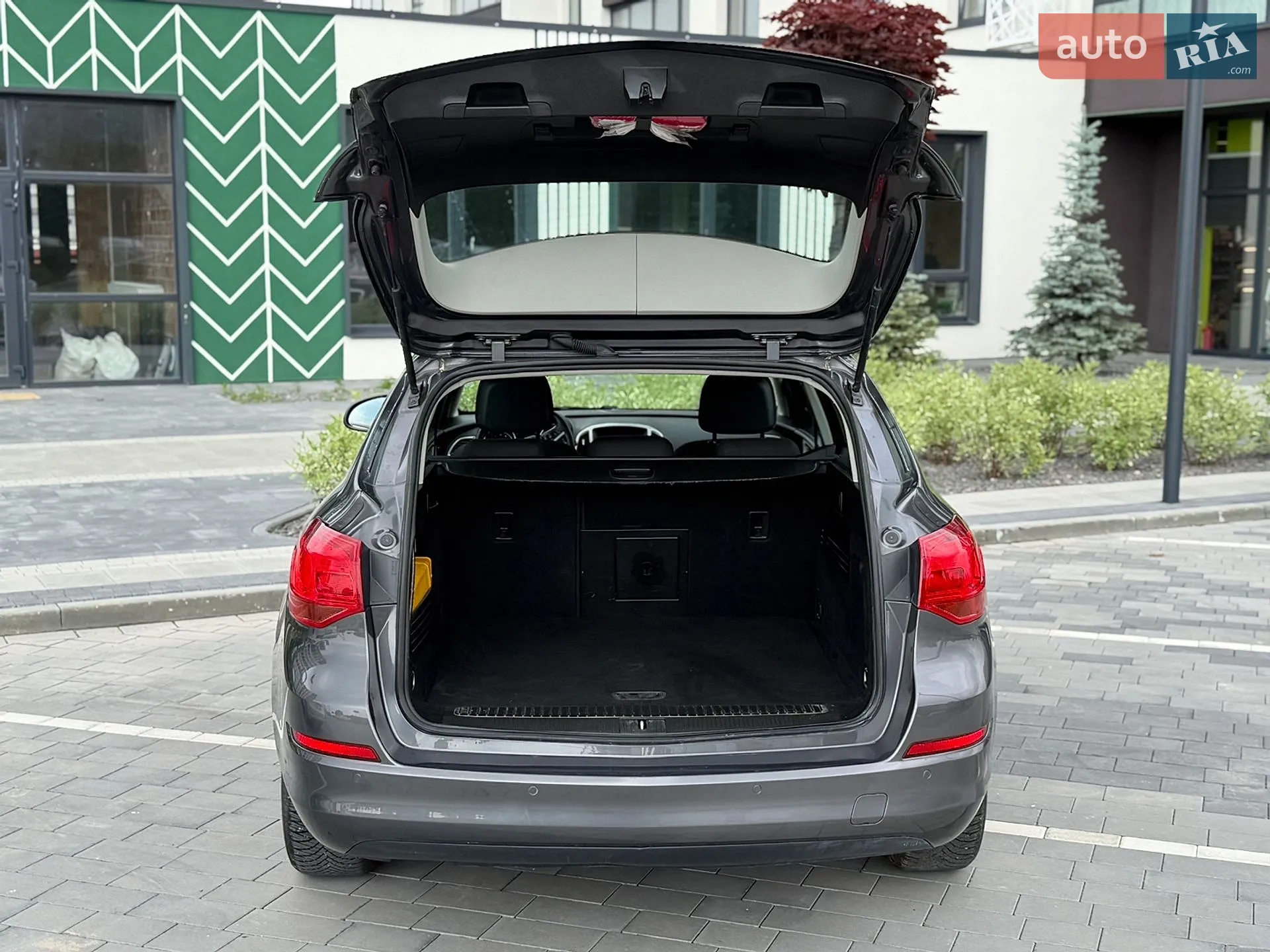 2010 Opel Astra - мініатюра 28