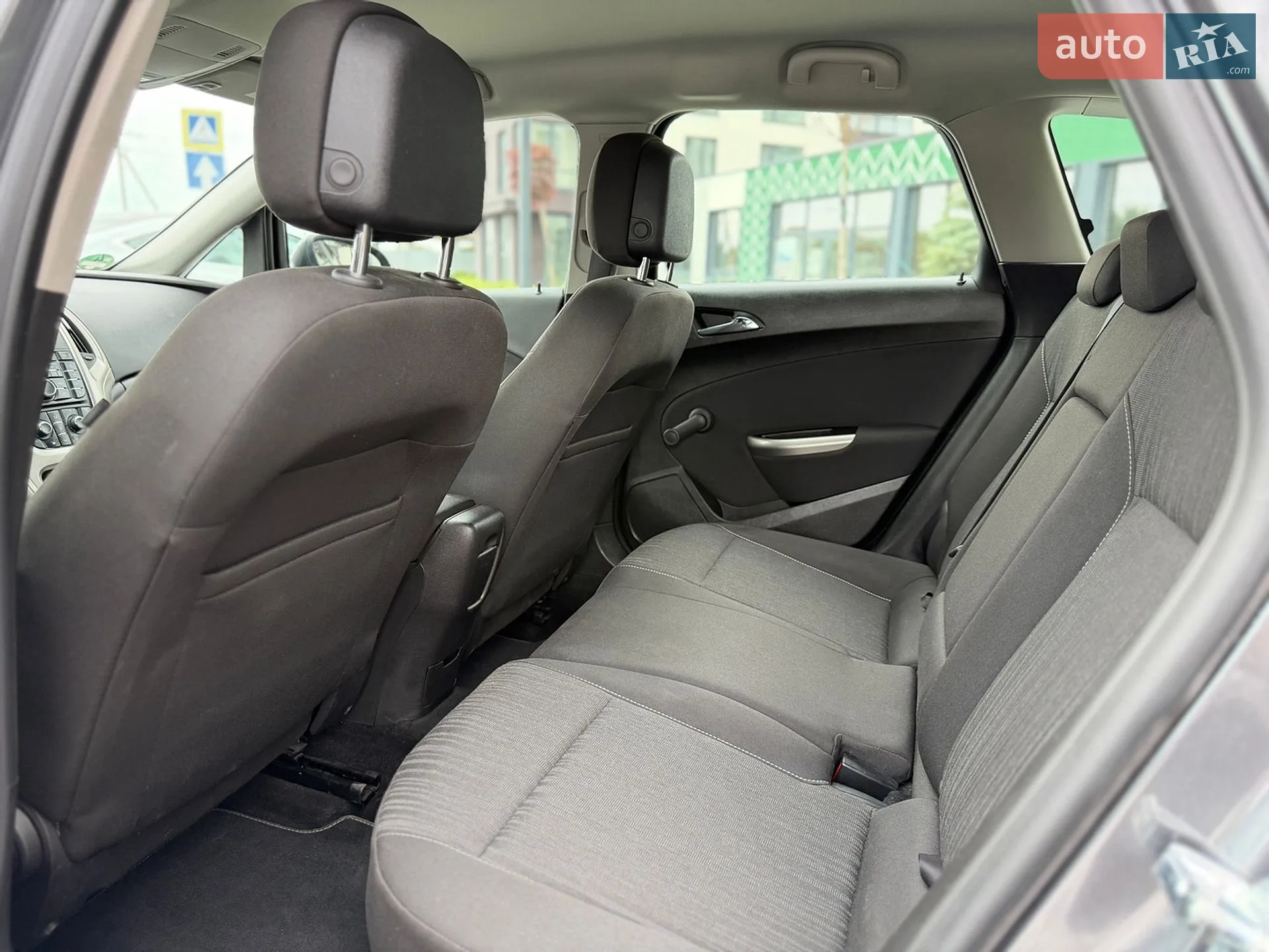 2010 Opel Astra - мініатюра 18
