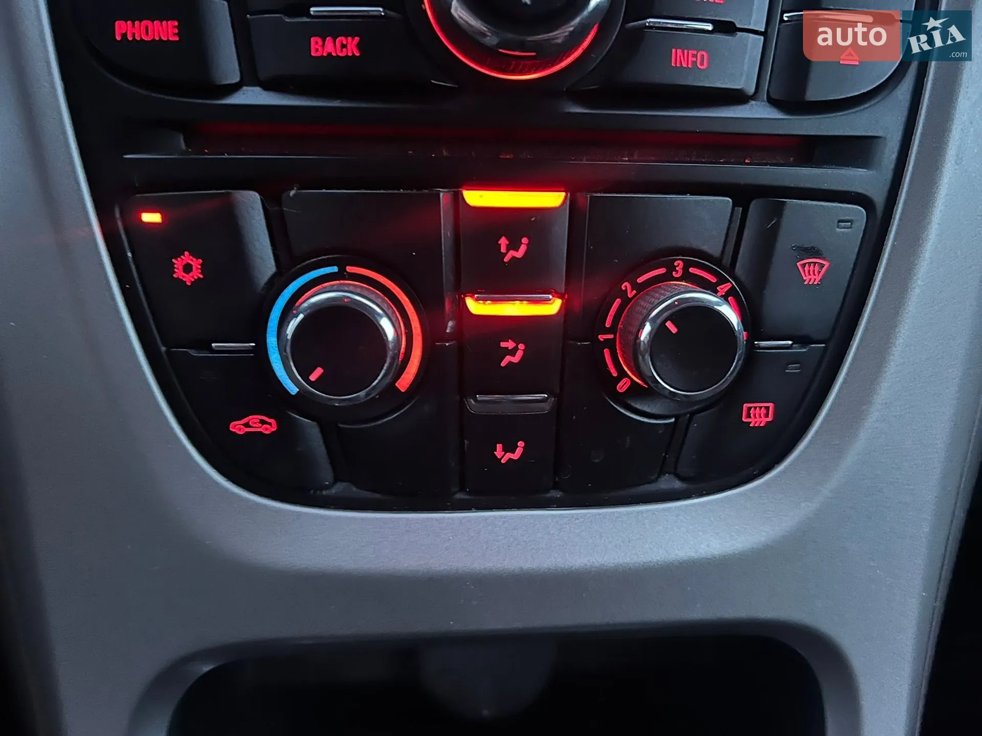 2011 Opel Astra - мініатюра 9