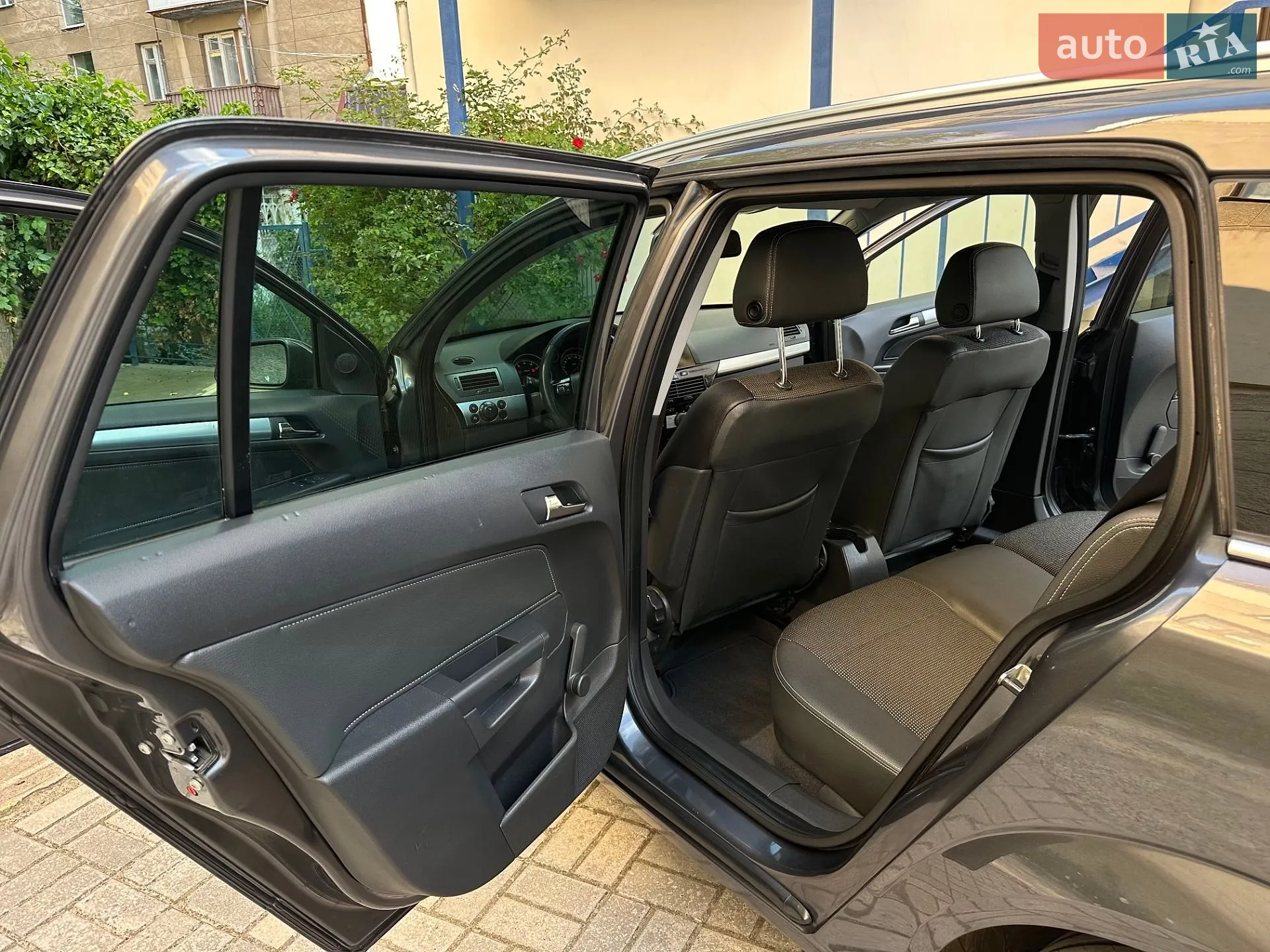 2010 Opel Astra - мініатюра 26