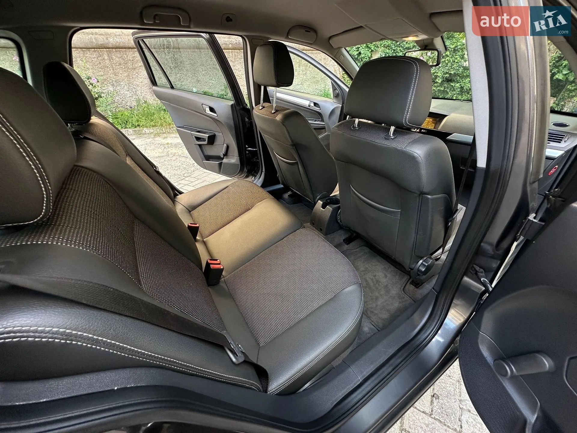 2010 Opel Astra - мініатюра 31
