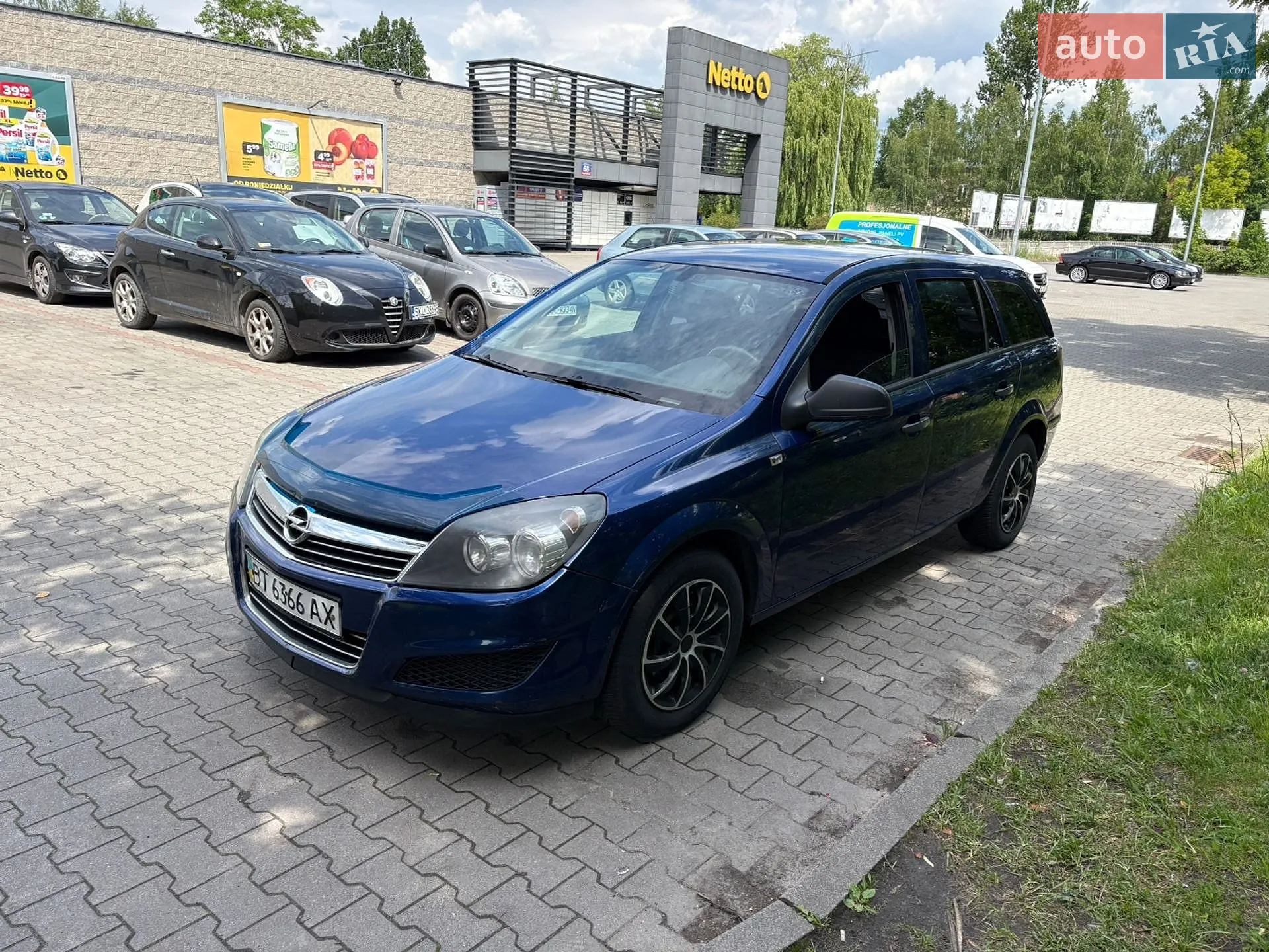 2010 Opel Astra - мініатюра 2