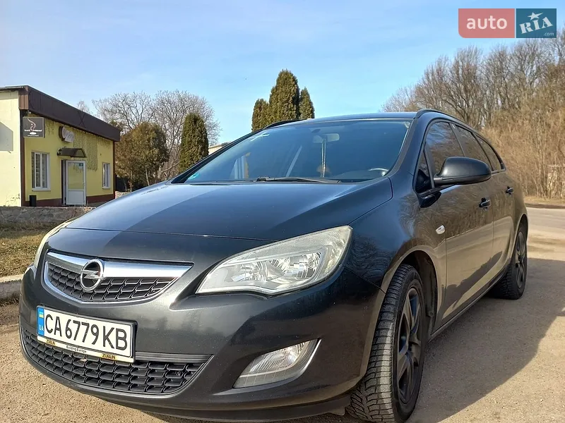 Opel Astra 2011