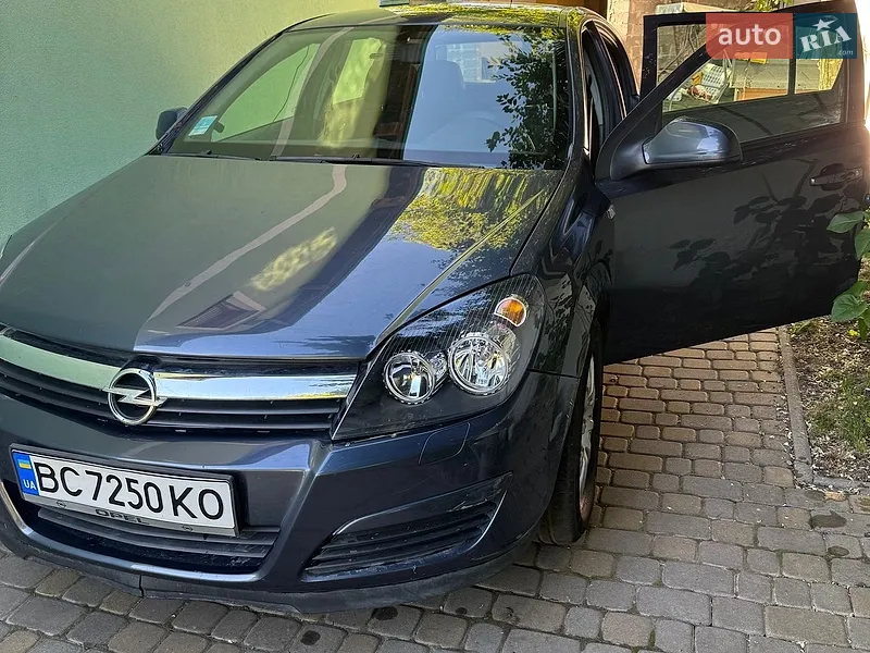 Opel Astra 2011