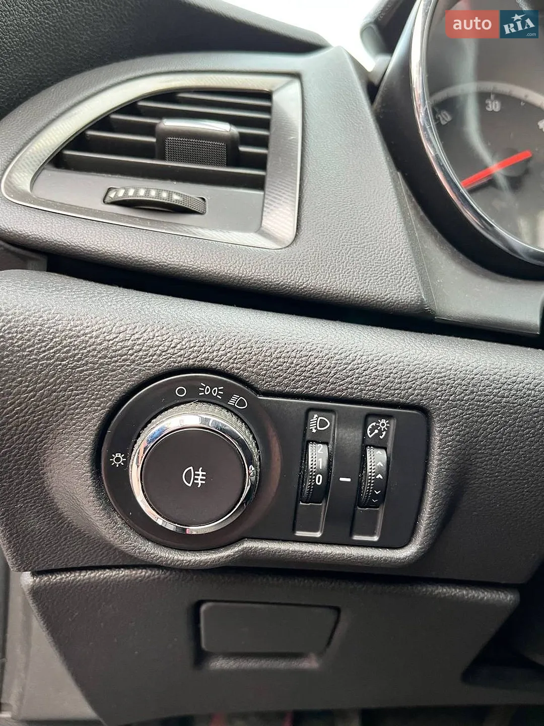 2011 Opel Astra - мініатюра 13