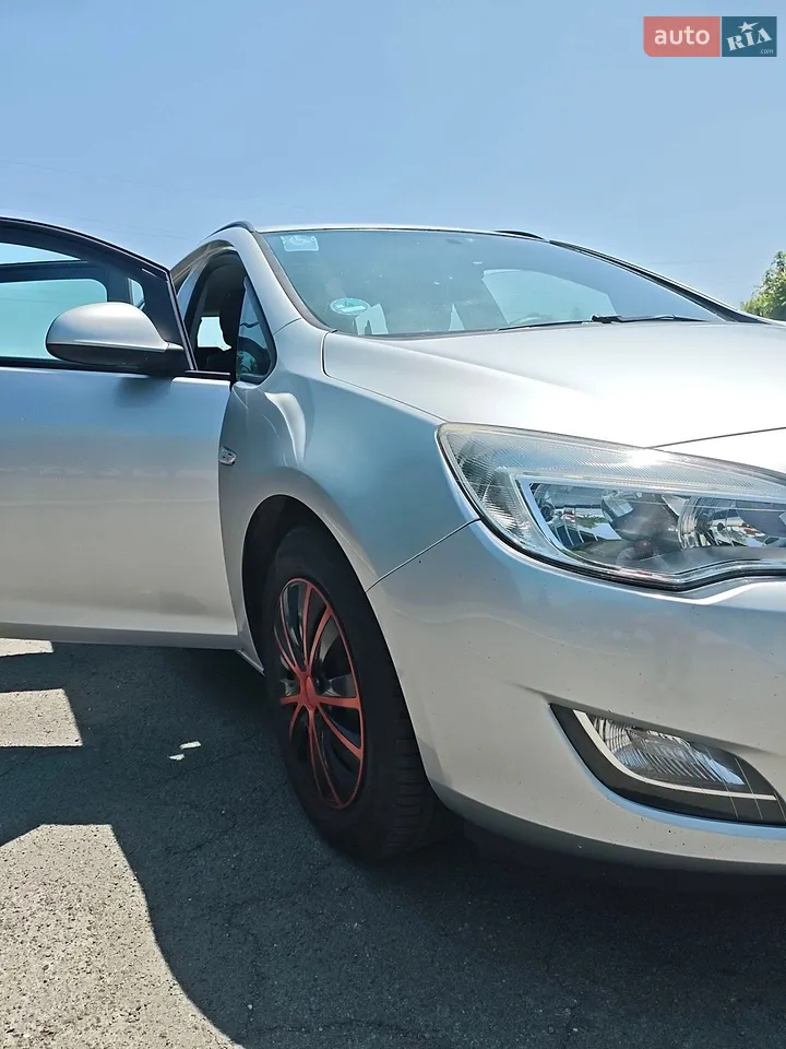 2010 Opel Astra - мініатюра 10