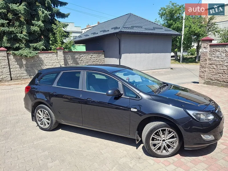 Opel Astra 2011