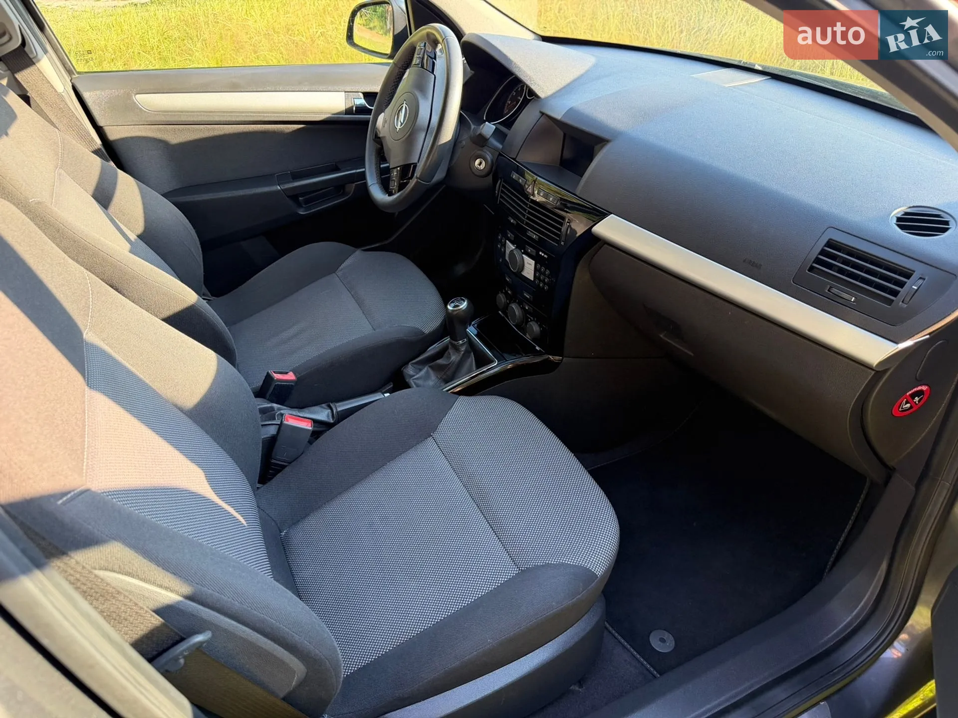 2010 Opel Astra - мініатюра 28