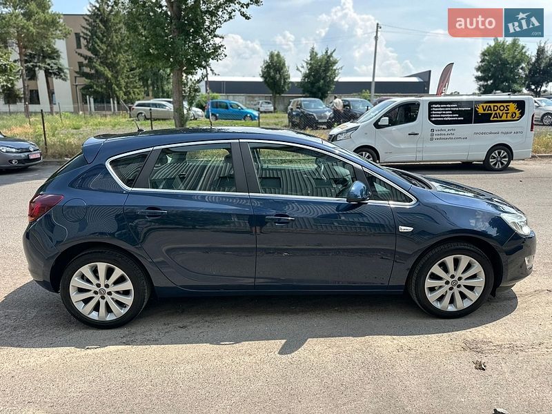 Хэтчбек Opel Astra 2010 в Луцке