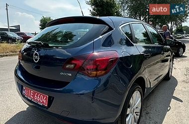 Хэтчбек Opel Astra 2010 в Луцке