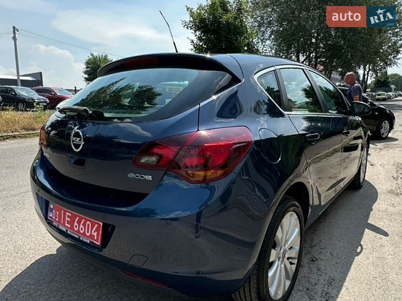 Хэтчбек Opel Astra 2010 в Луцке