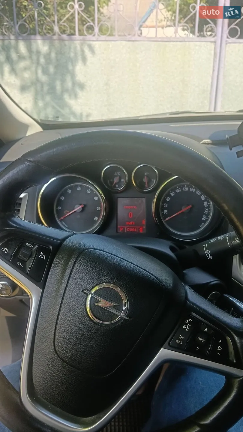 2010 Opel Astra - мініатюра 11