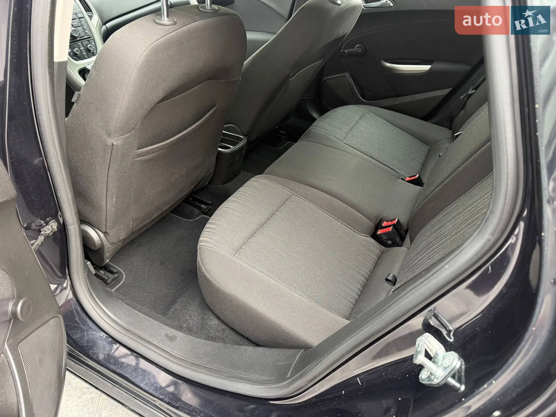 2011 Opel Astra - мініатюра 27