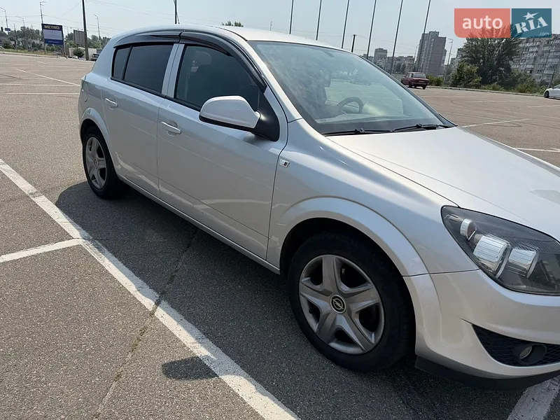 Opel Astra 2012
