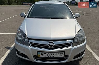 Хэтчбек Opel Astra 2012 в Киеве