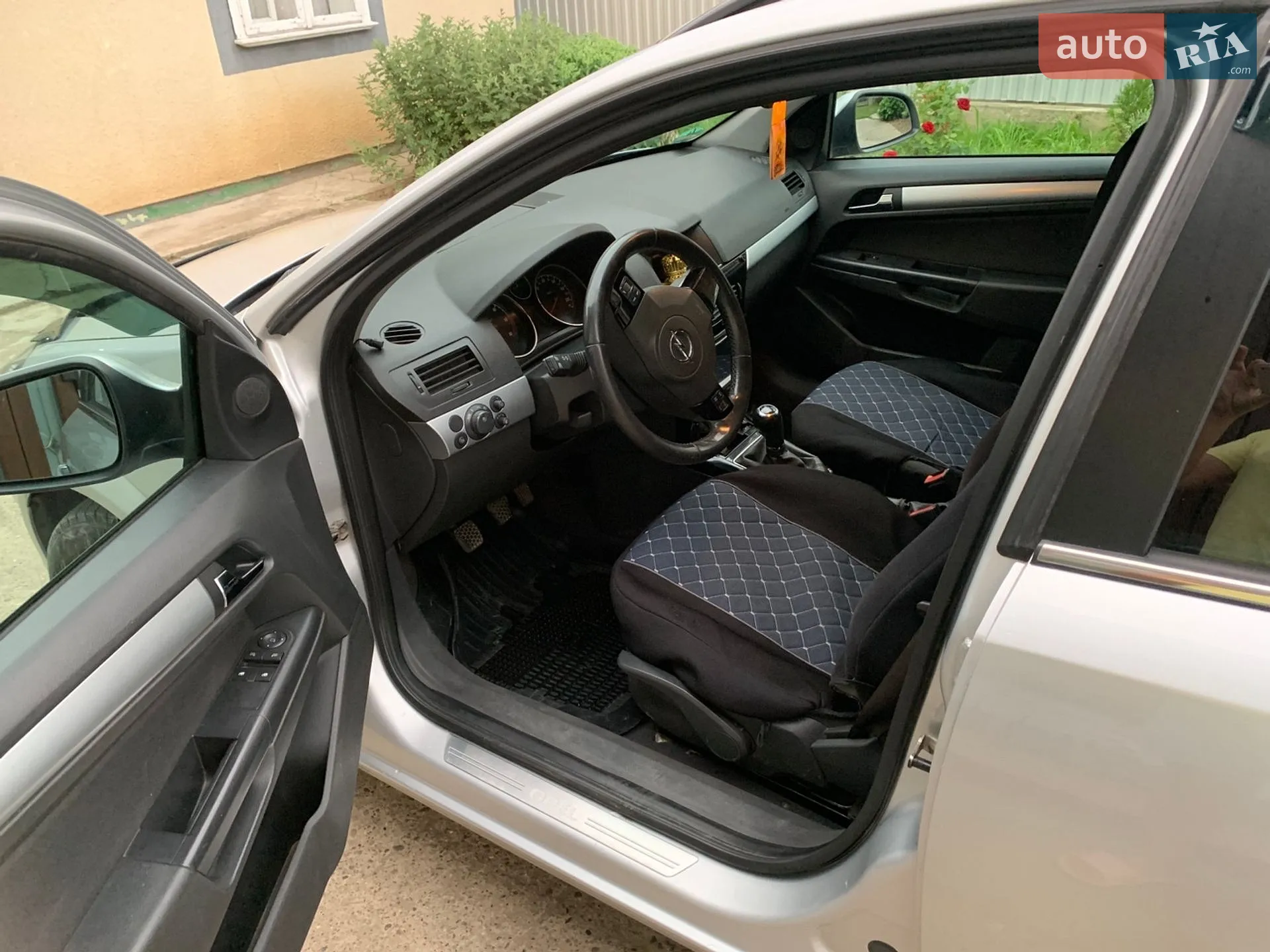 2010 Opel Astra - мініатюра 2
