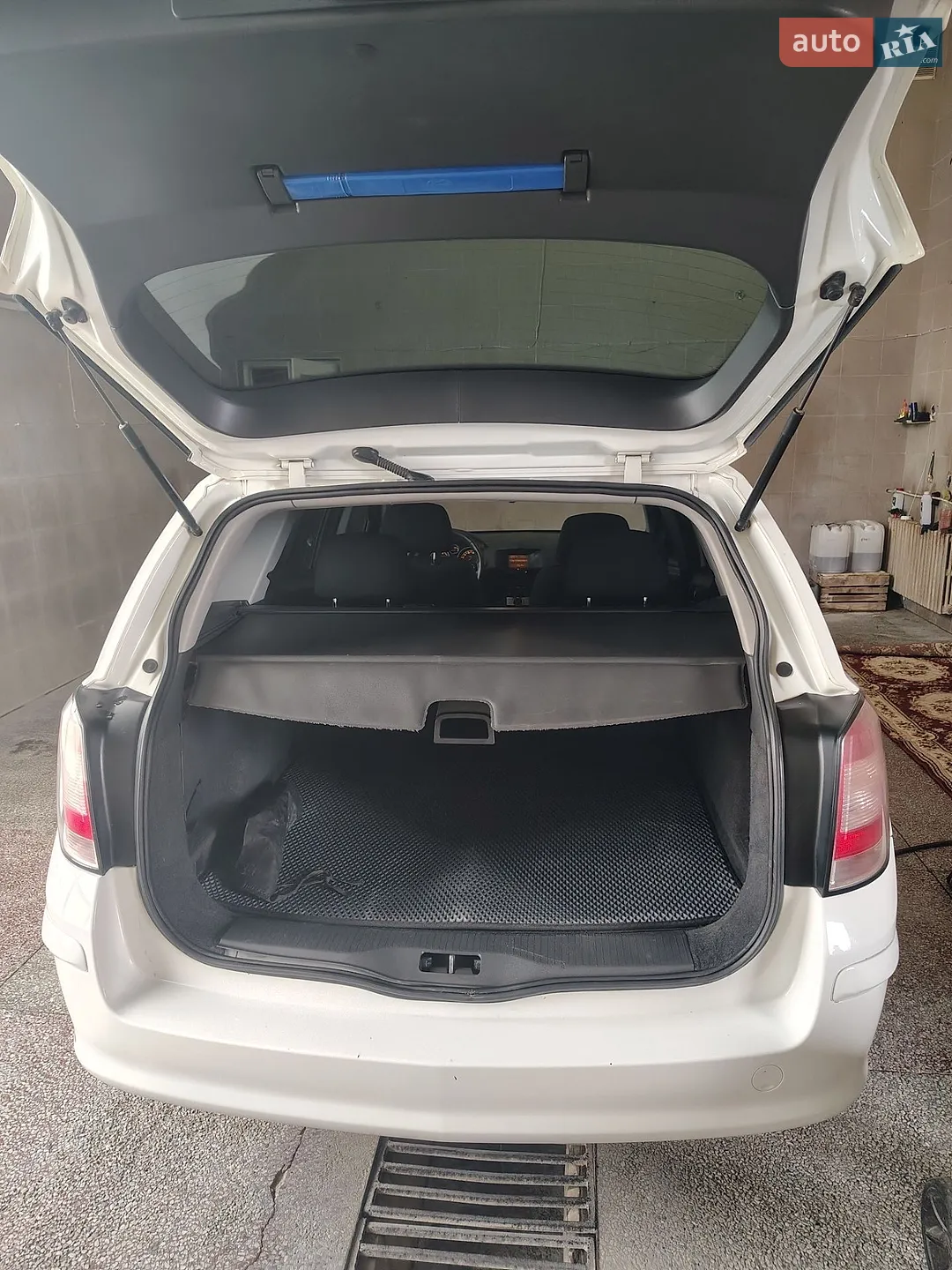 2010 Opel Astra - мініатюра 2